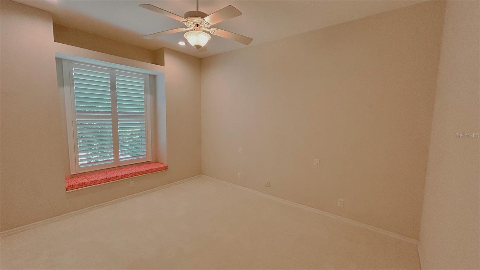 CALUSA LAKES - Residential