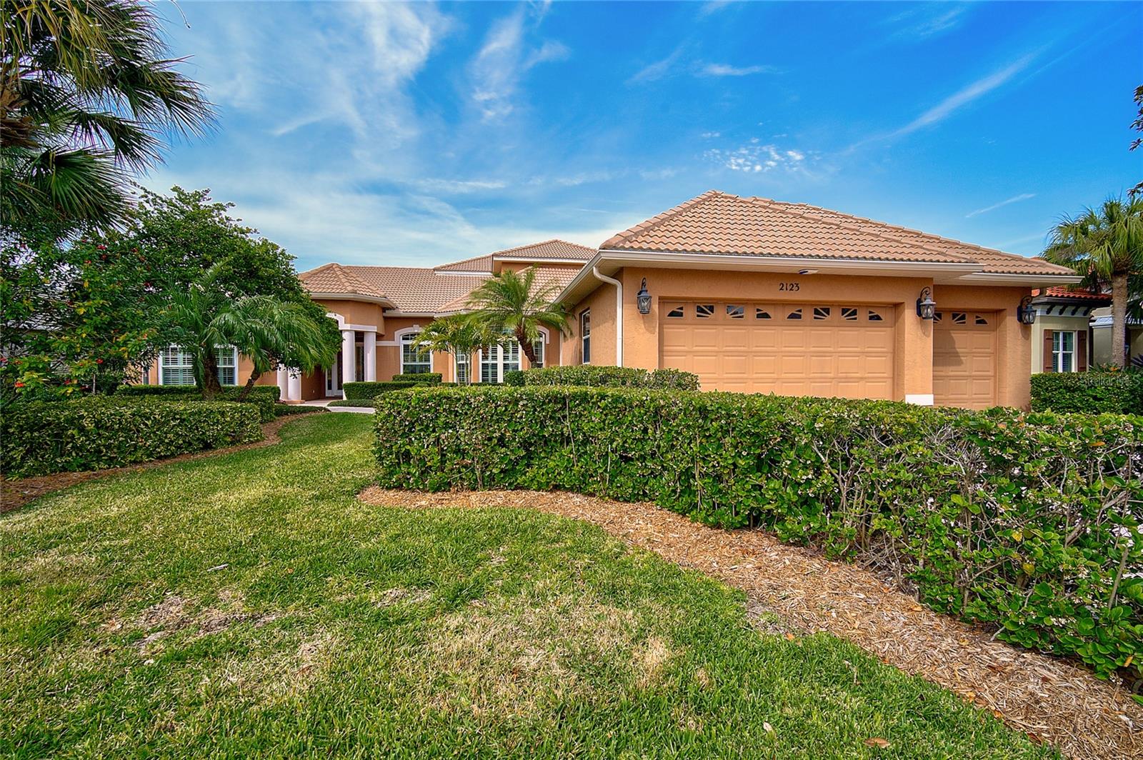 CALUSA LAKES - Residential