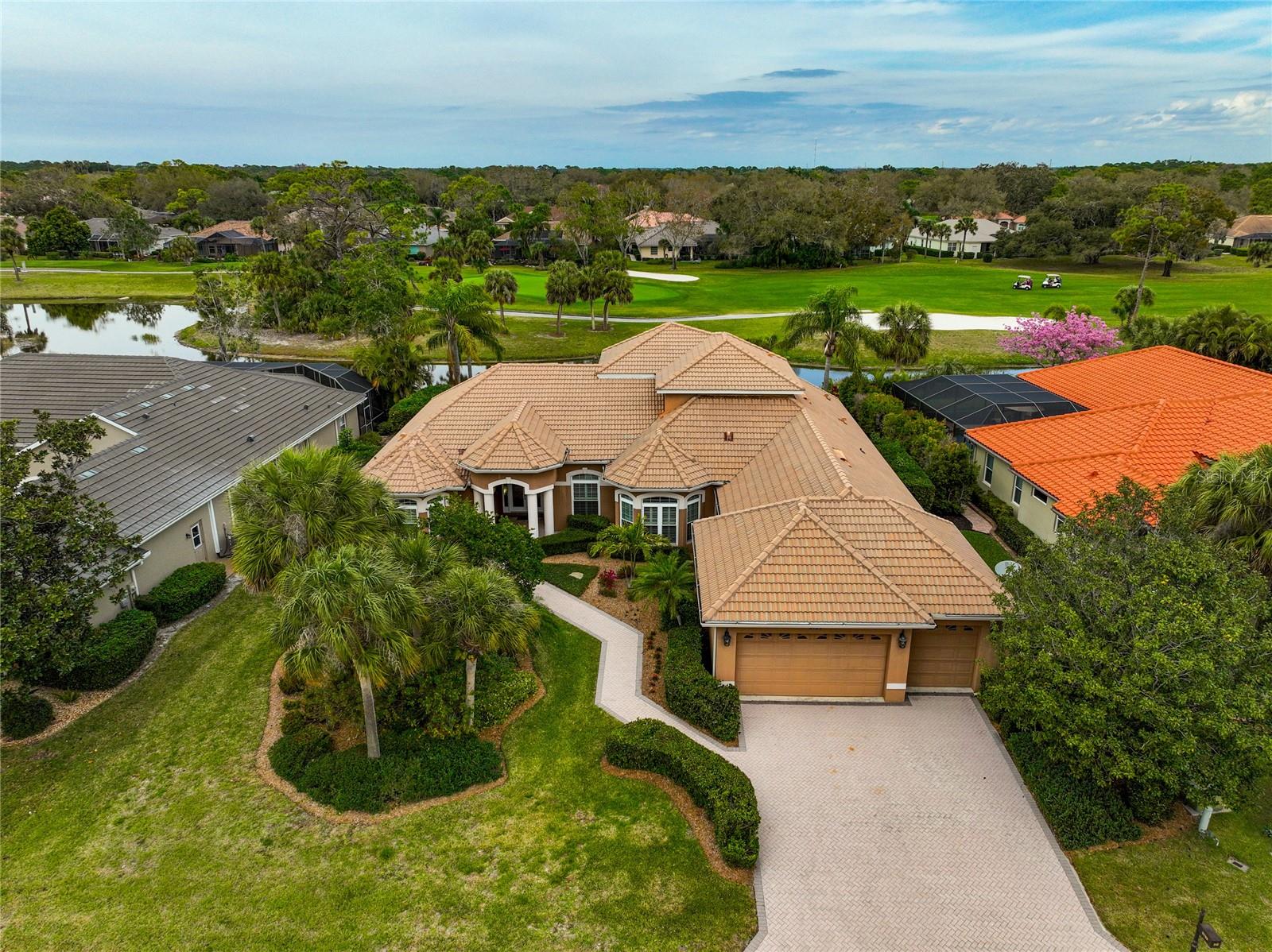 CALUSA LAKES - Residential