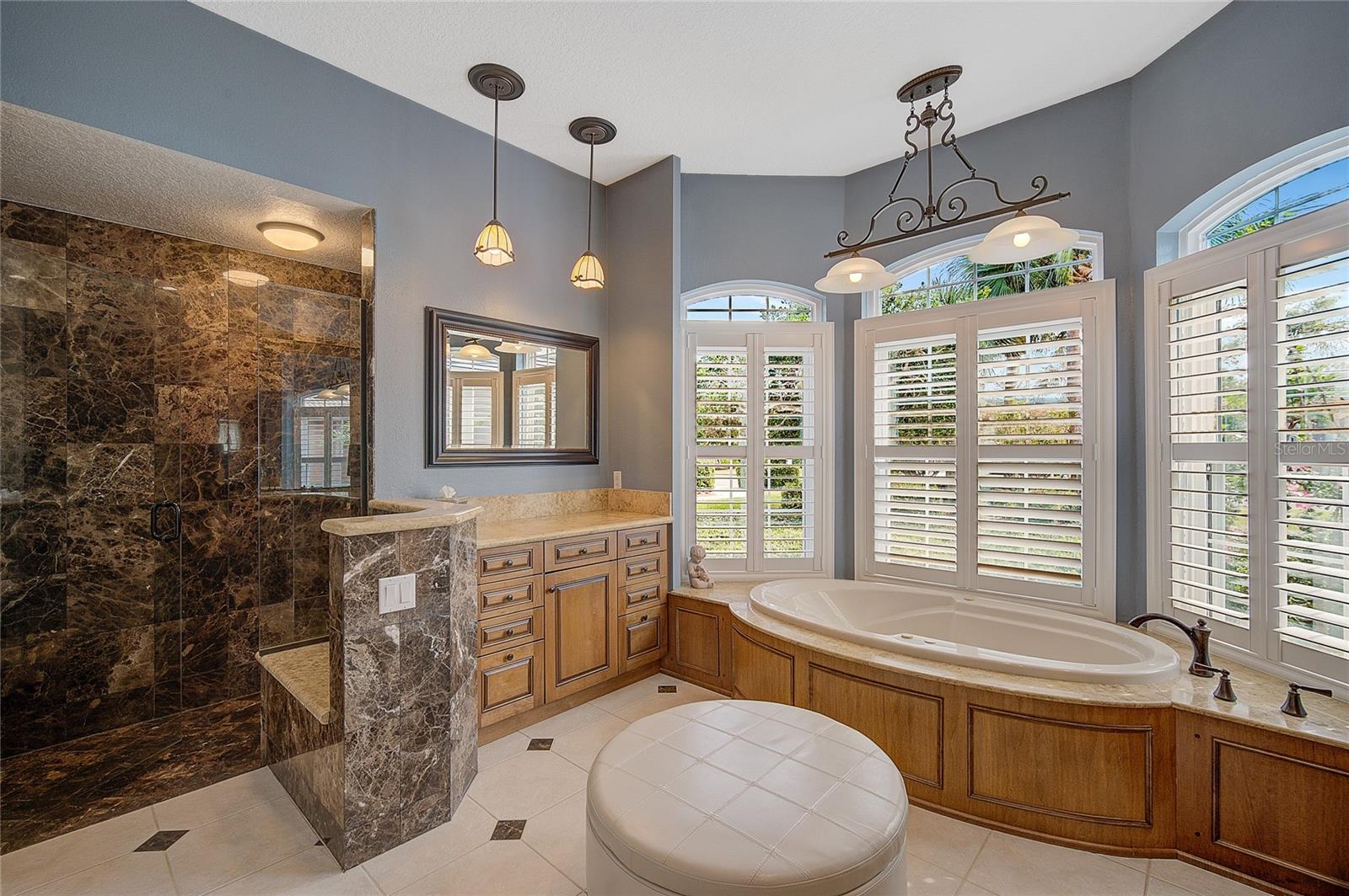 CALUSA LAKES - Residential