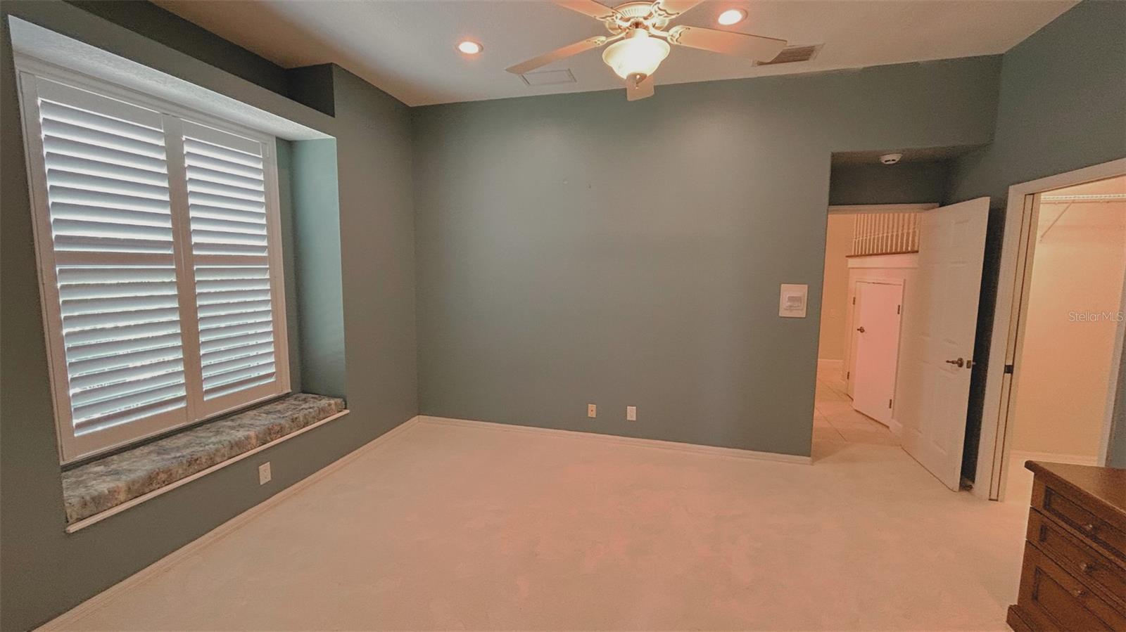 CALUSA LAKES - Residential