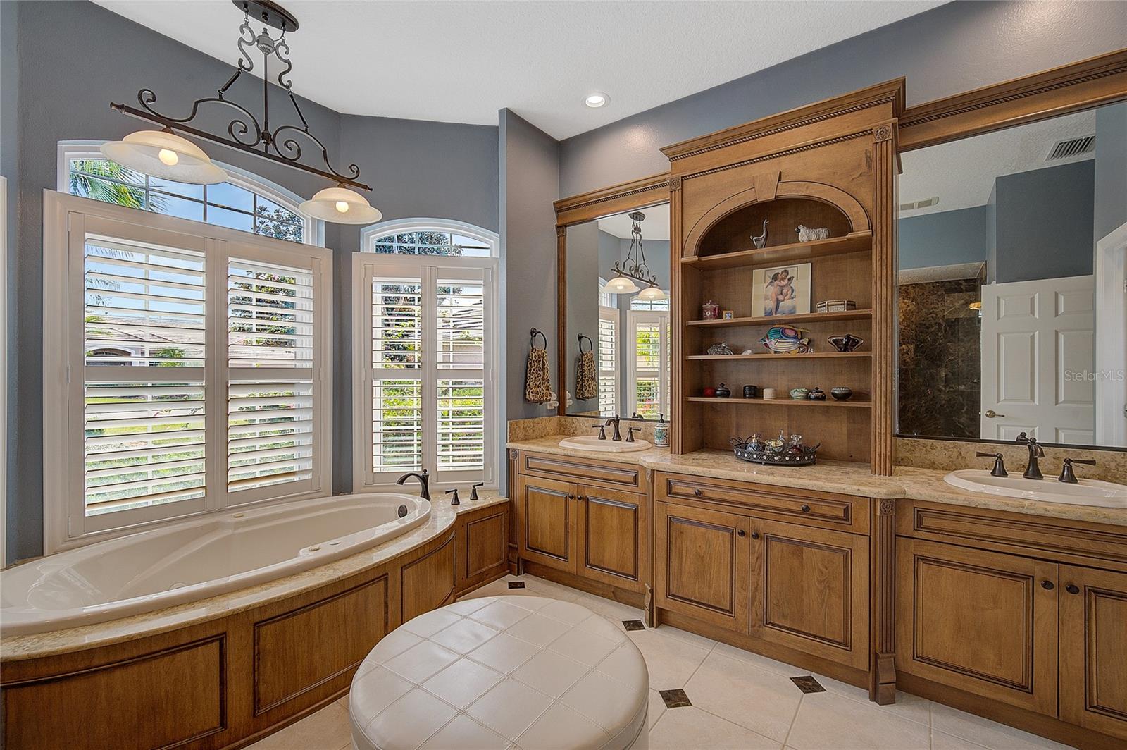 CALUSA LAKES - Residential