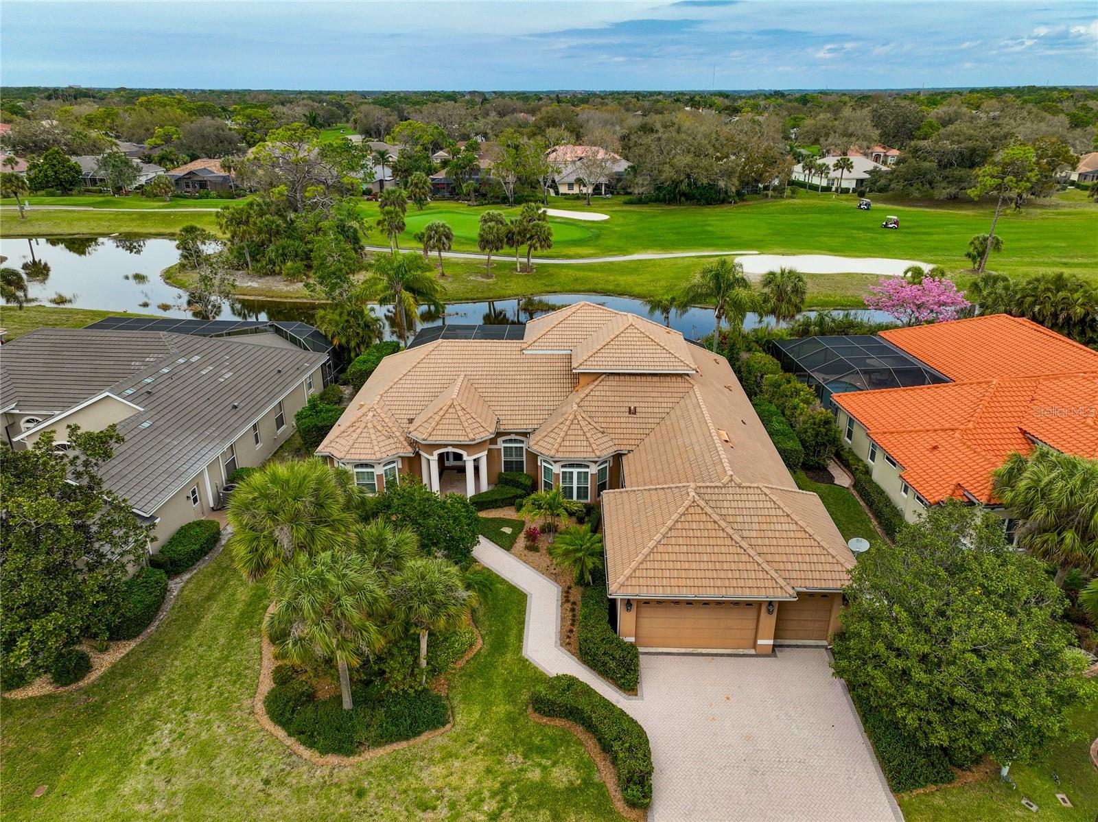 CALUSA LAKES - Residential