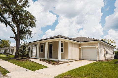 Photo of 3575 NE 1st Drive, Gainesville, FL 32609 (MLS # O6331205)