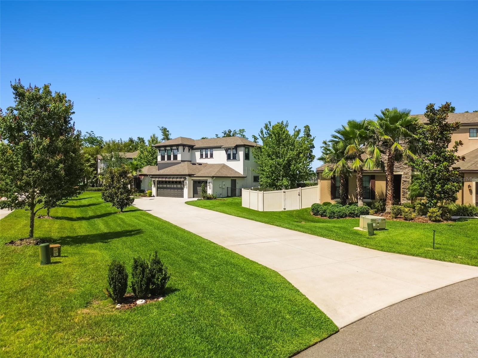 2648 LAKE MANOR DRIVE