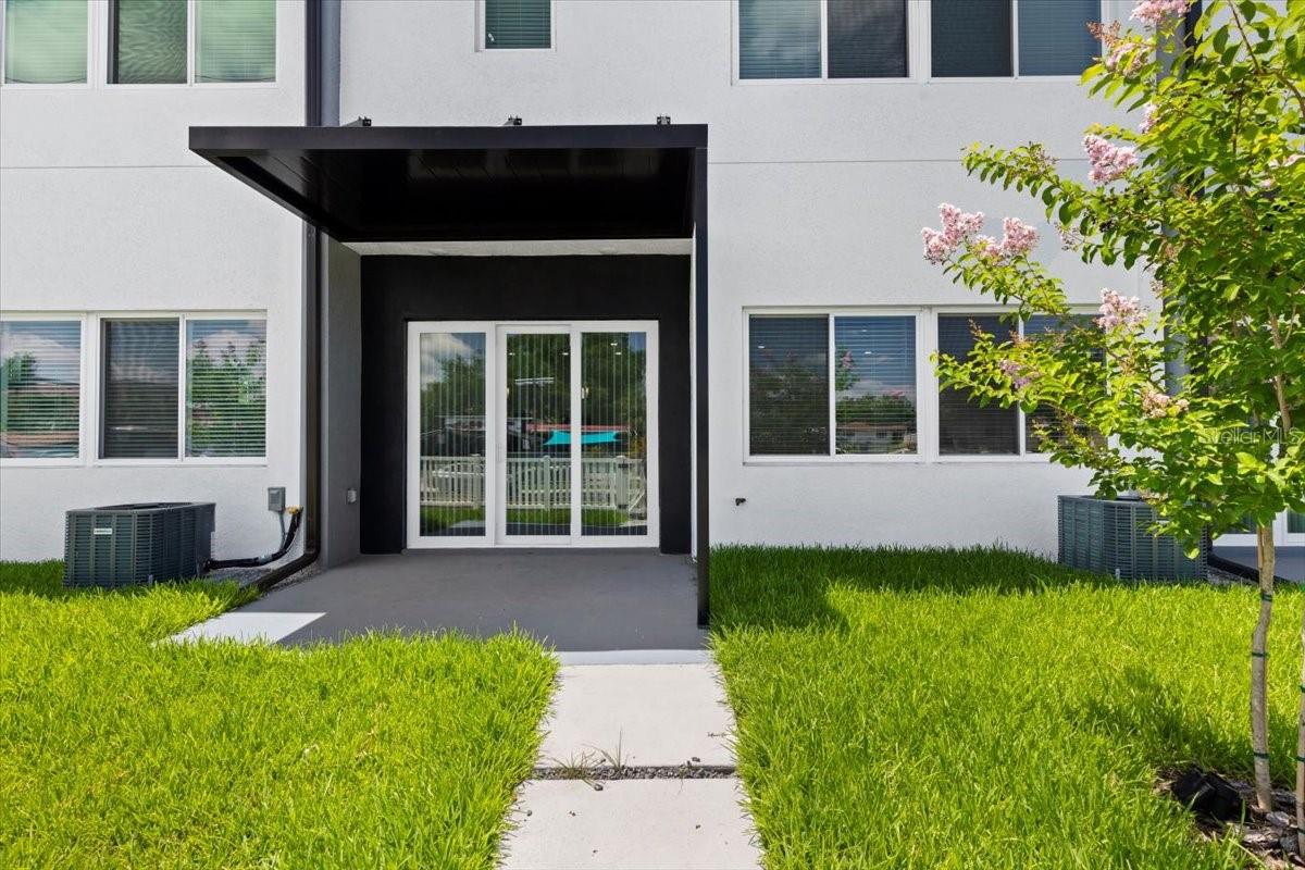 2608 W COLUMBUS DRIVE 4