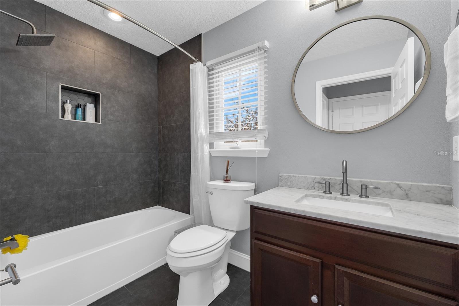 BALDWIN PARKA - Residential