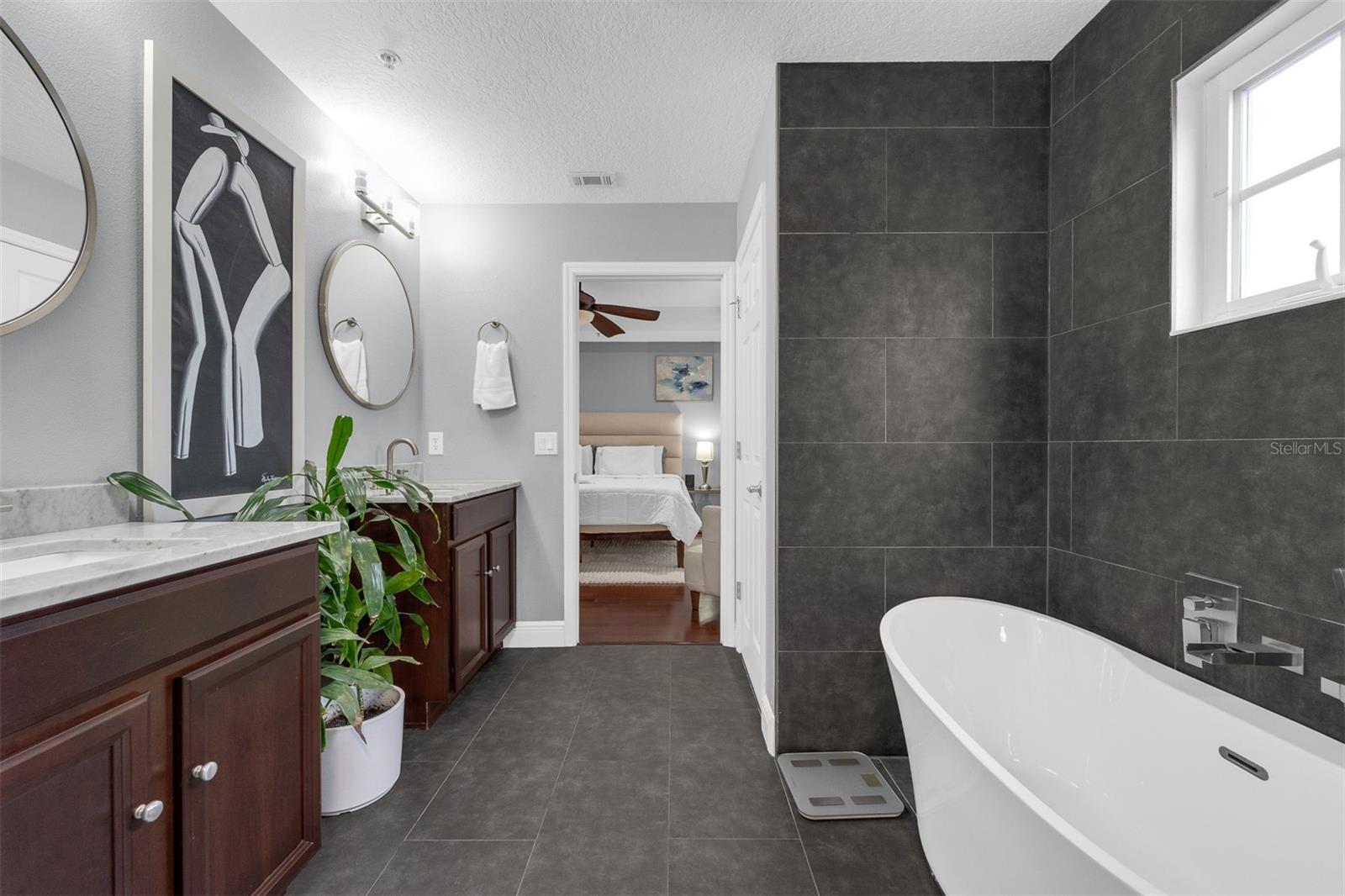 BALDWIN PARKA - Residential