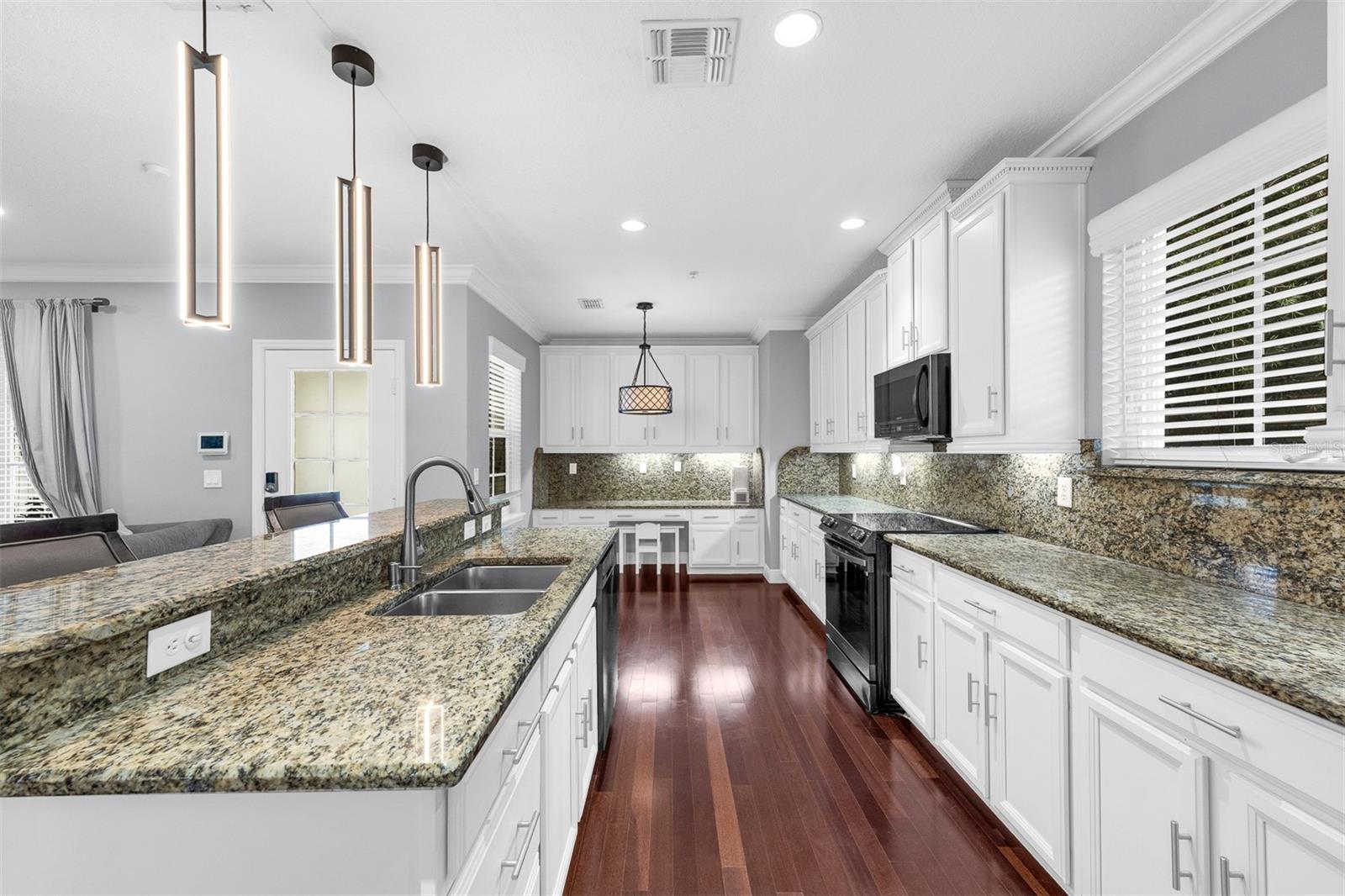 BALDWIN PARKA - Residential