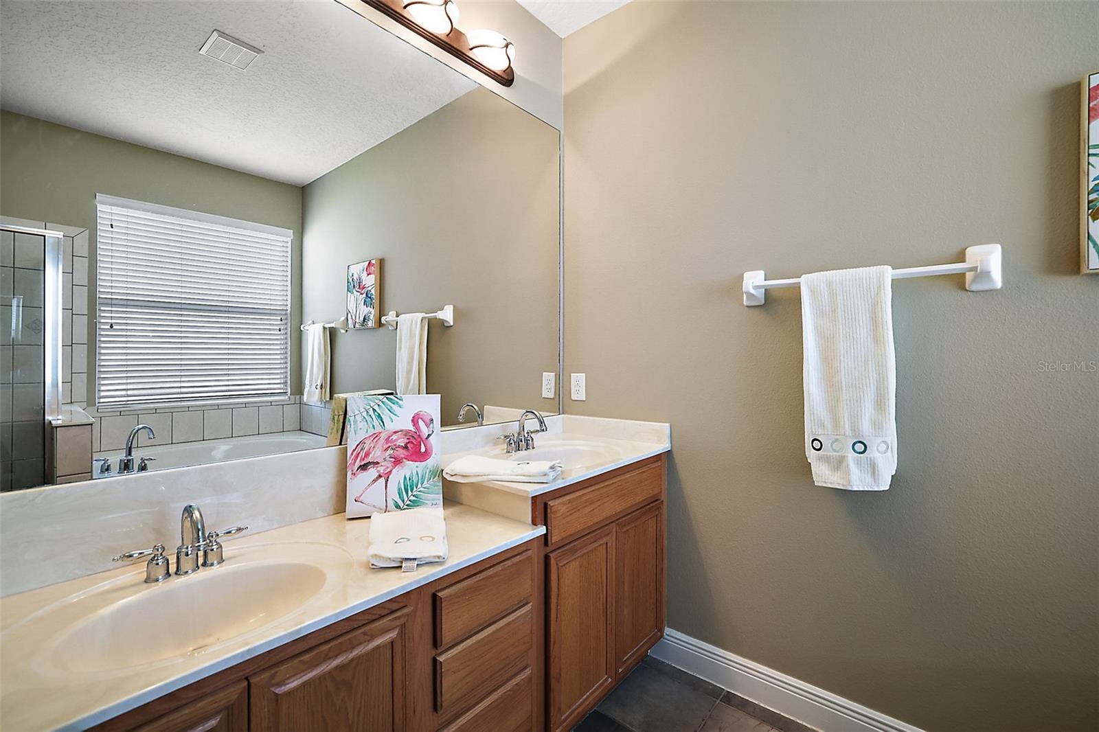 BLUE LAKE ESTATES - Residential Lease