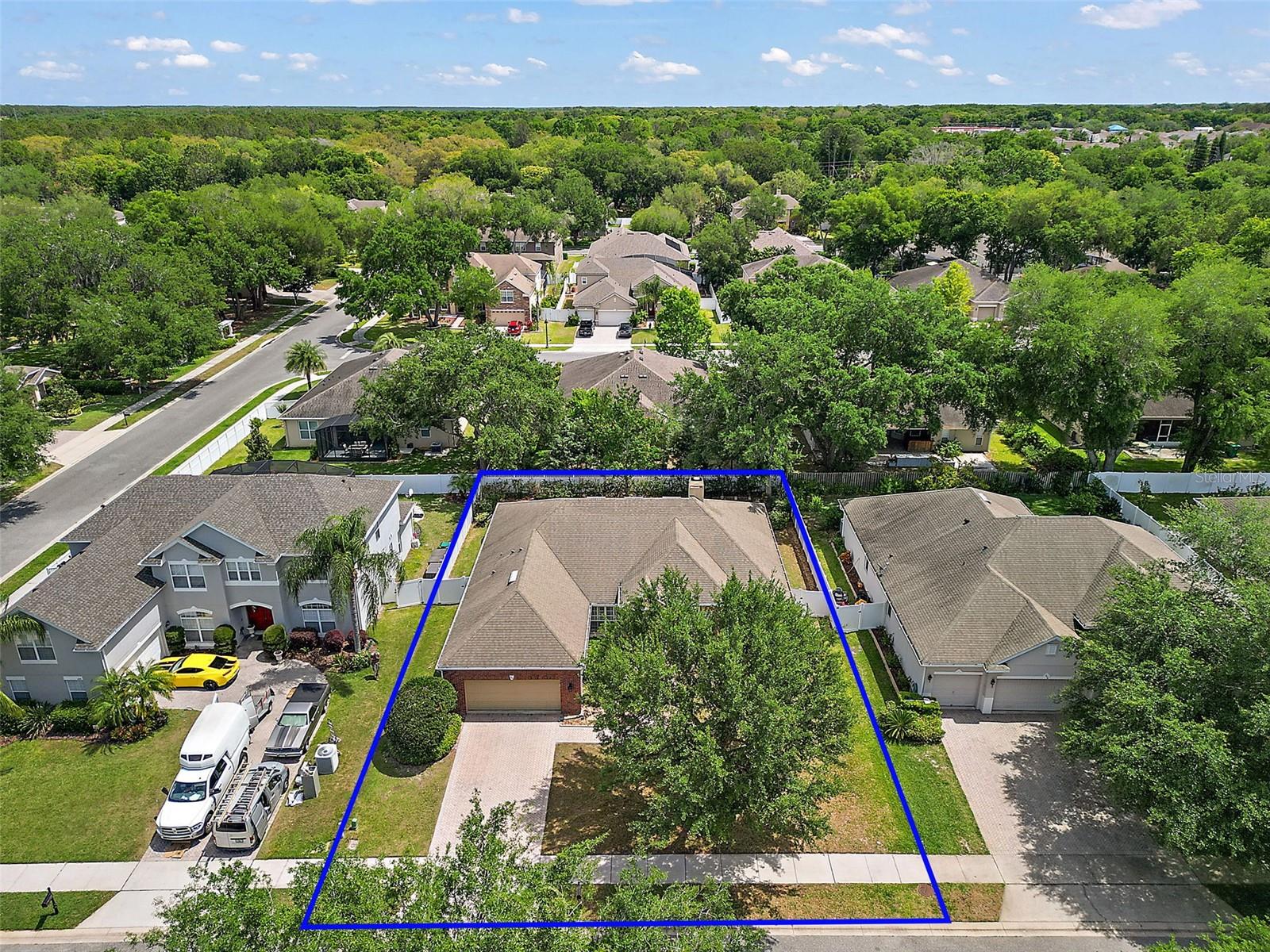 BLUE LAKE ESTATES - Residential Lease