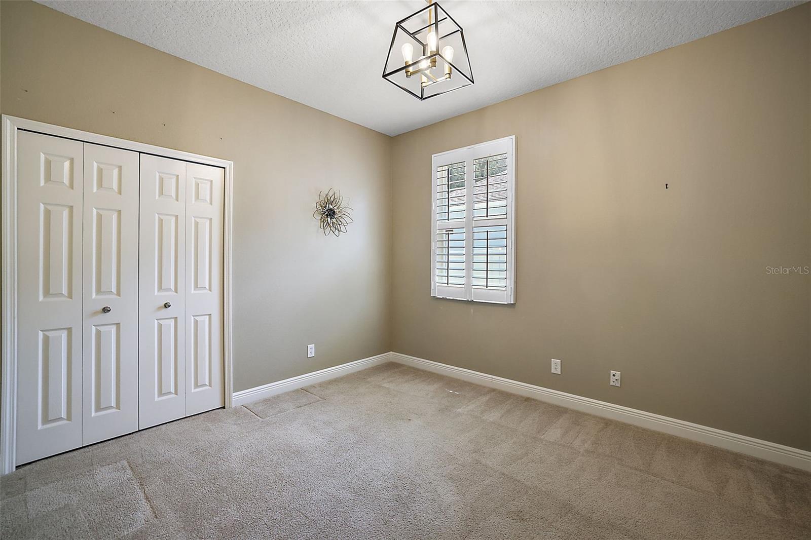 BLUE LAKE ESTATES - Residential Lease