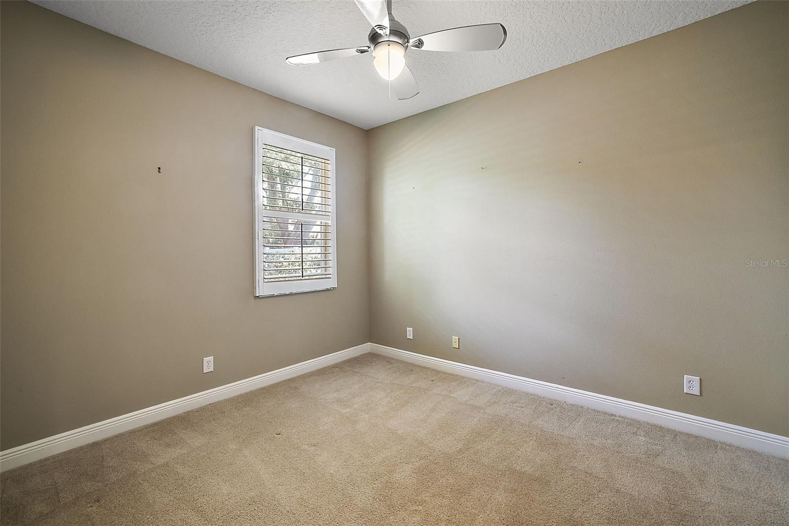 BLUE LAKE ESTATES - Residential Lease