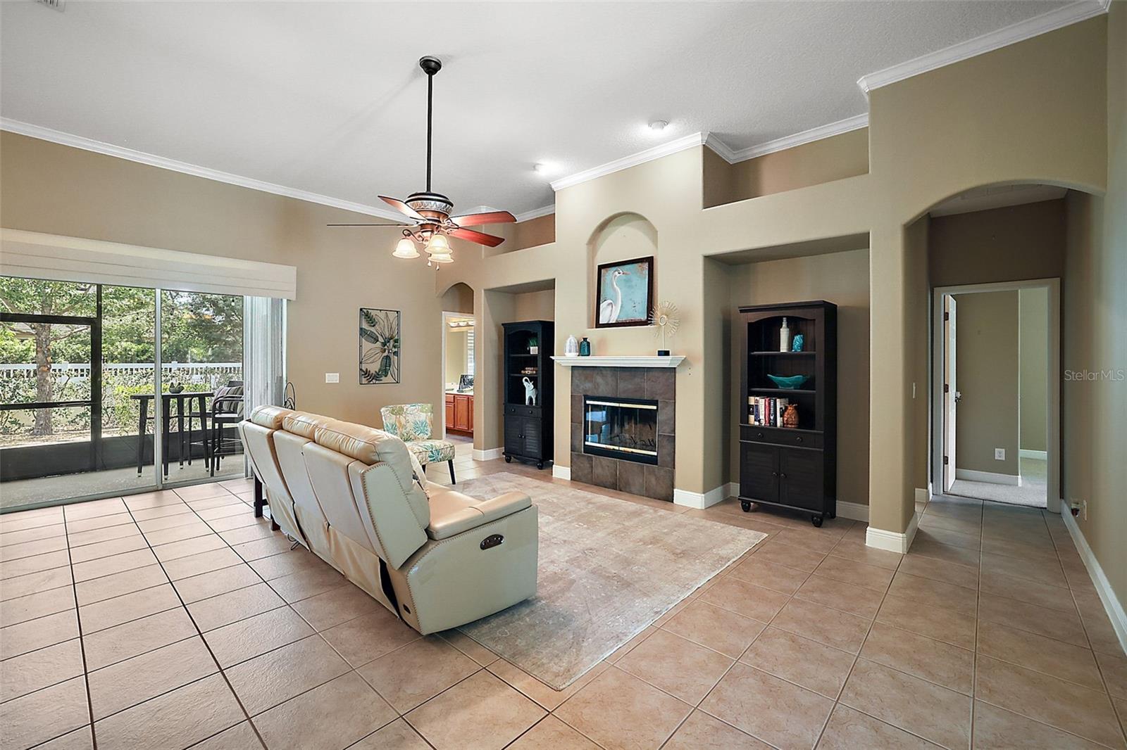 BLUE LAKE ESTATES - Residential Lease