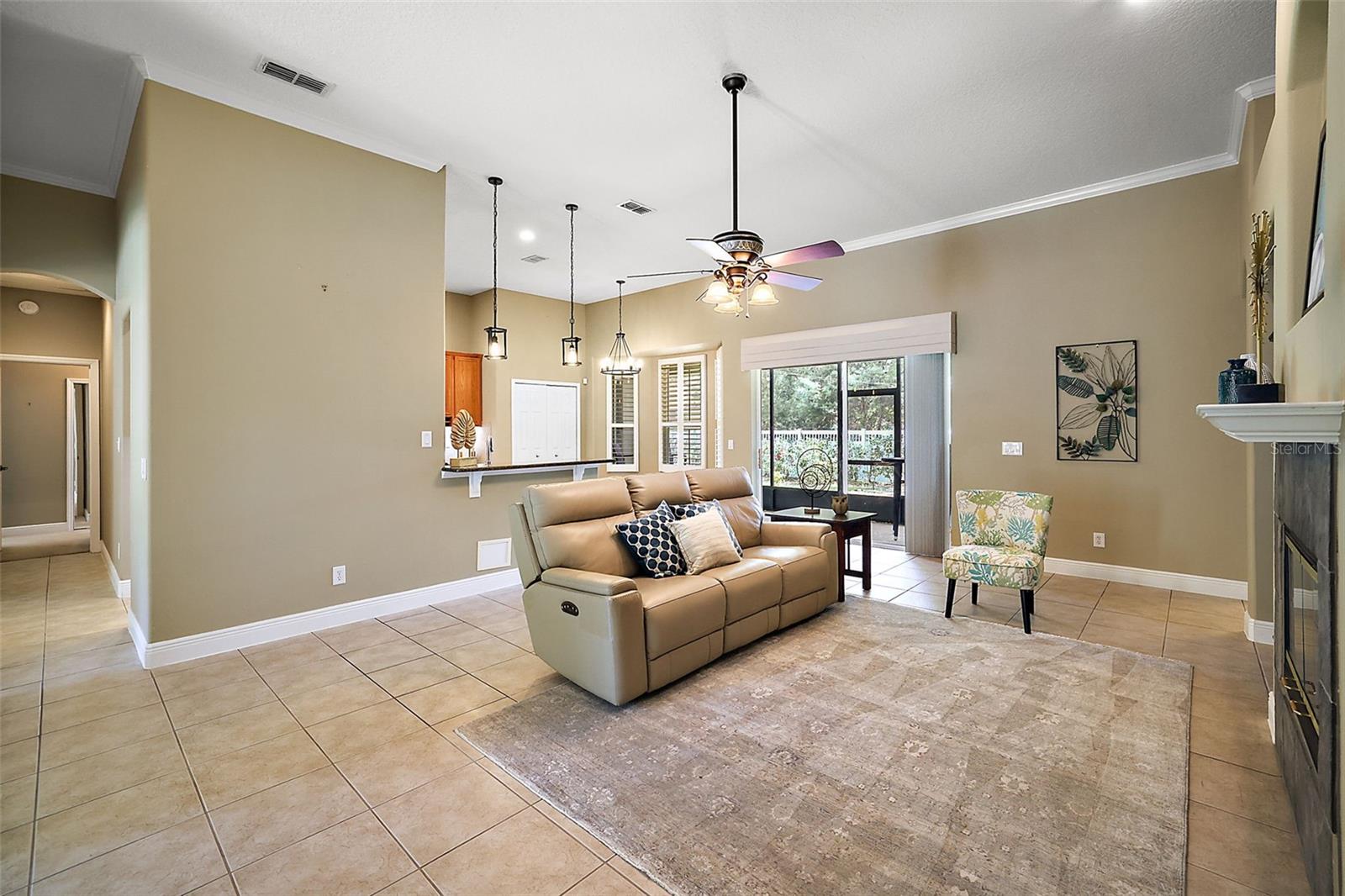 BLUE LAKE ESTATES - Residential Lease