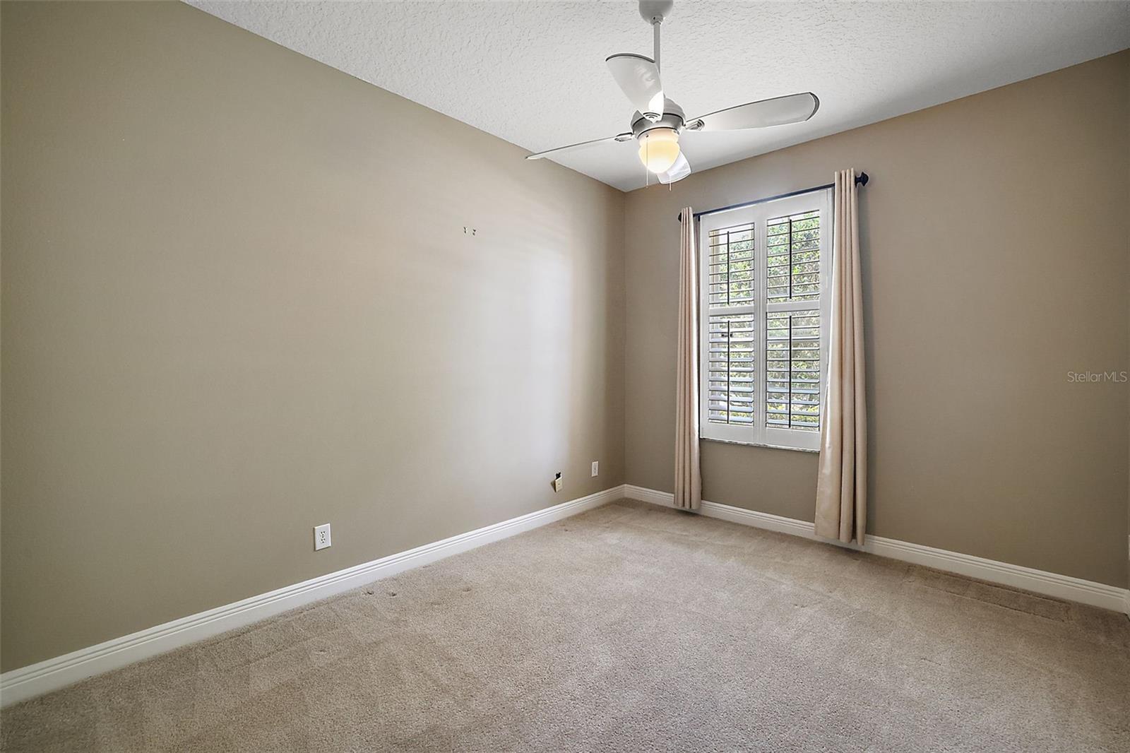 BLUE LAKE ESTATES - Residential Lease