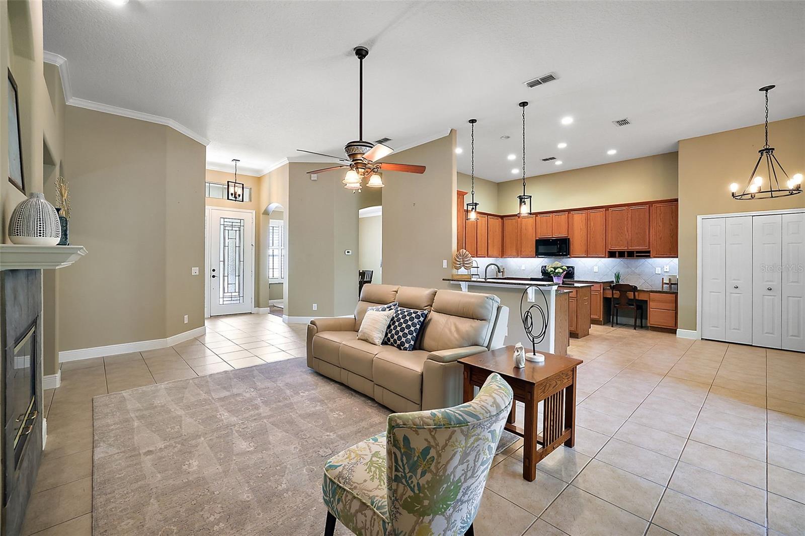 BLUE LAKE ESTATES - Residential Lease