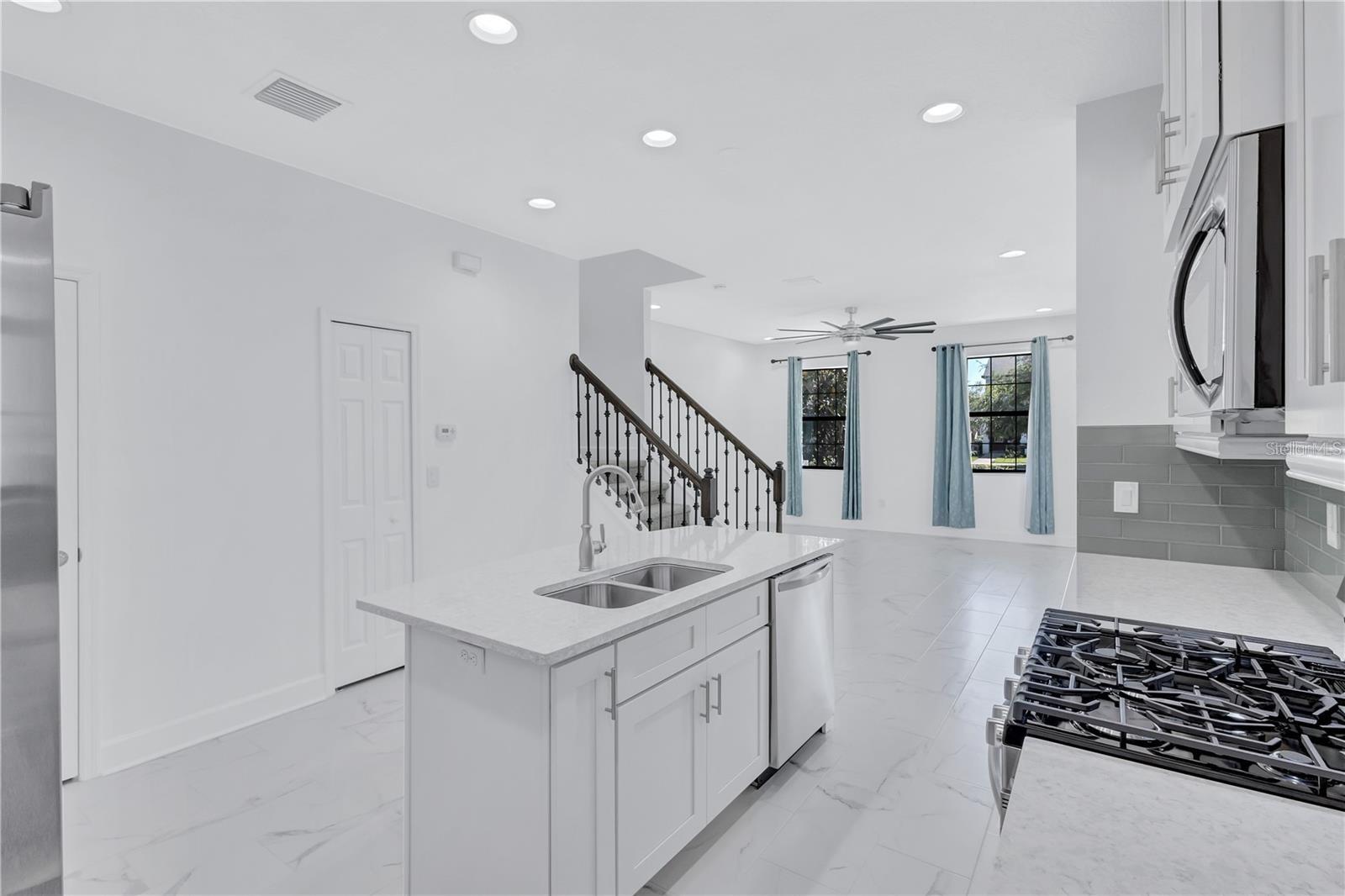 FISHHAWK RANCH WEST PH 2A/2B - Residential