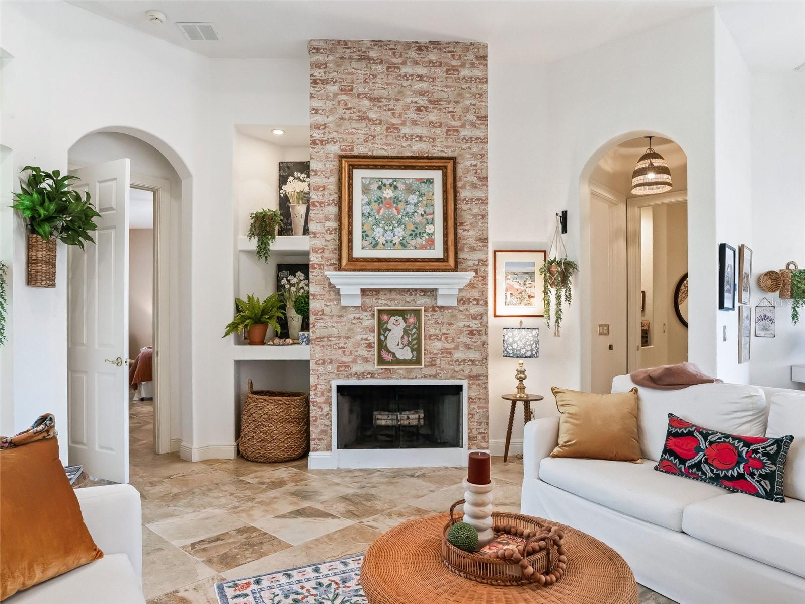 HARBOR HILLS UNIT 01 - Residential