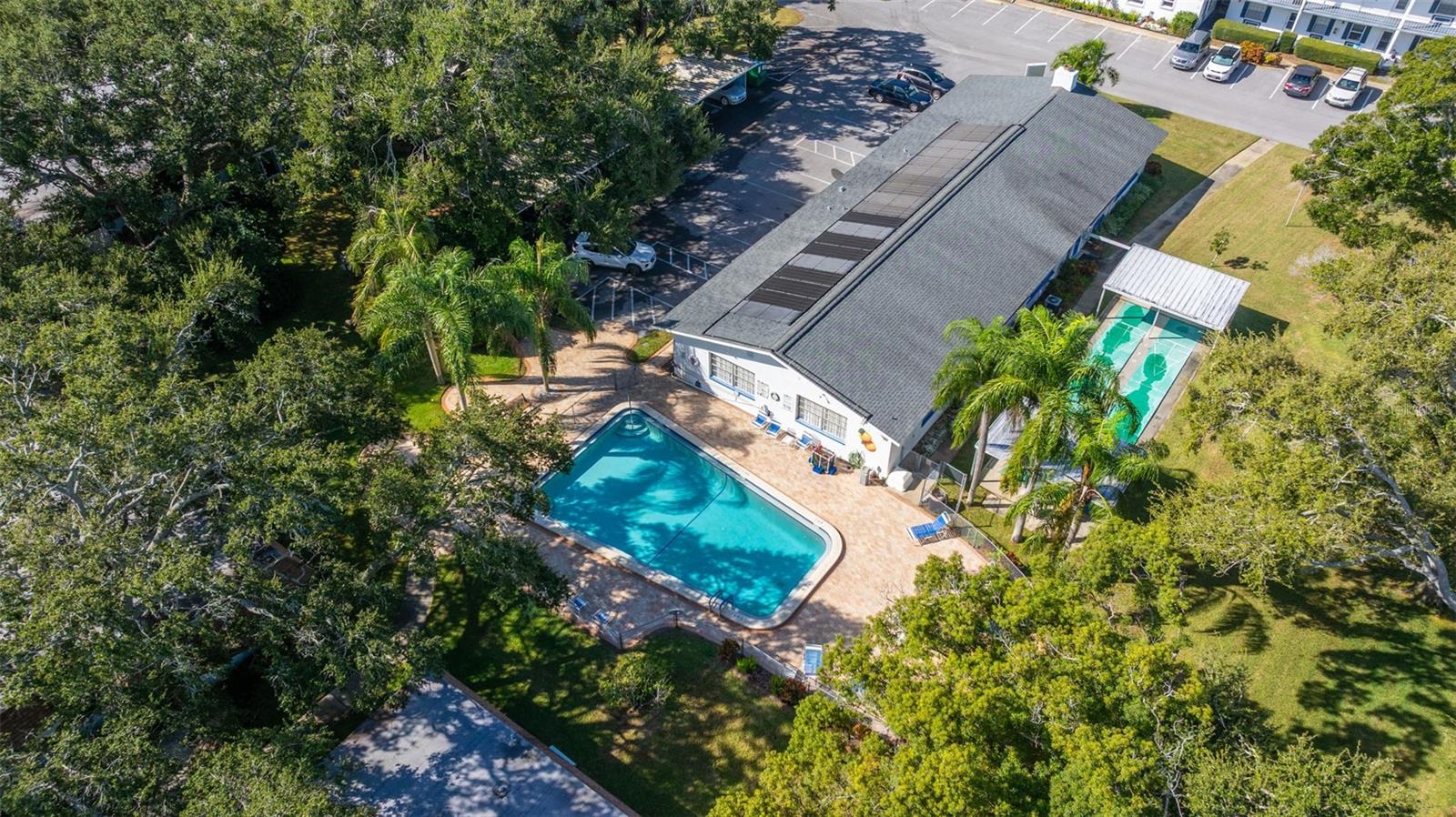 DOUGLAS ARMS - Residential