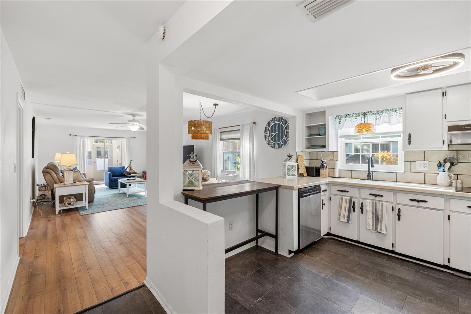 DOUGLAS ARMS - Residential