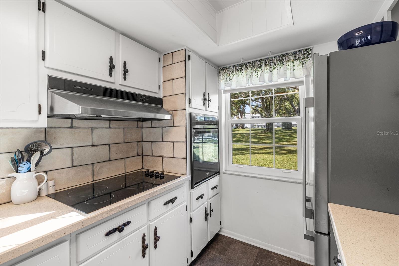 DOUGLAS ARMS - Residential