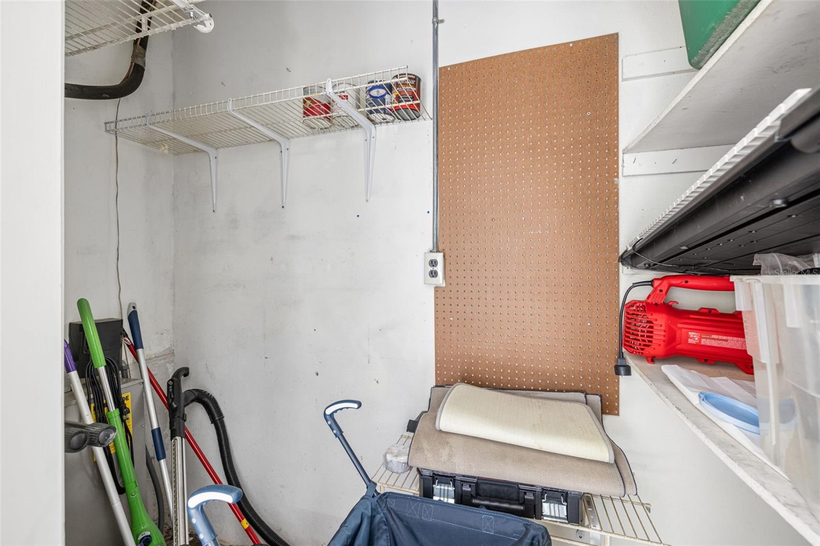 DOUGLAS ARMS - Residential