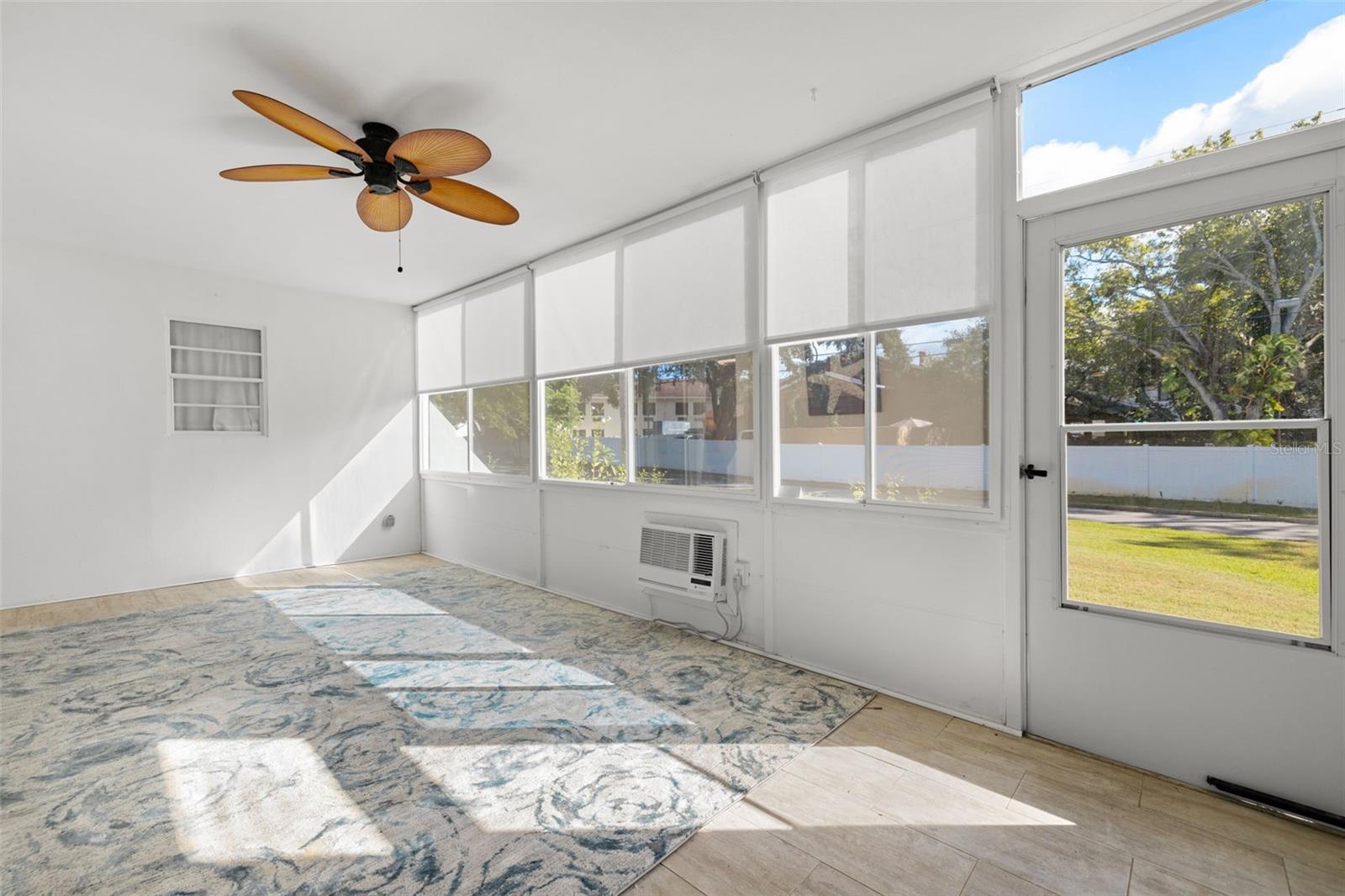 DOUGLAS ARMS - Residential