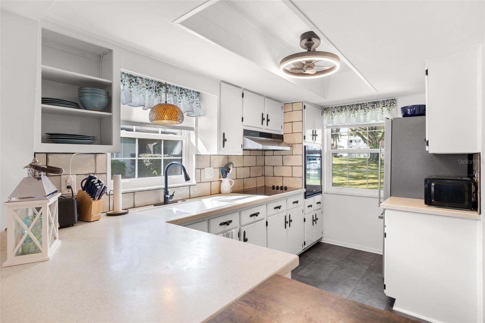 DOUGLAS ARMS - Residential