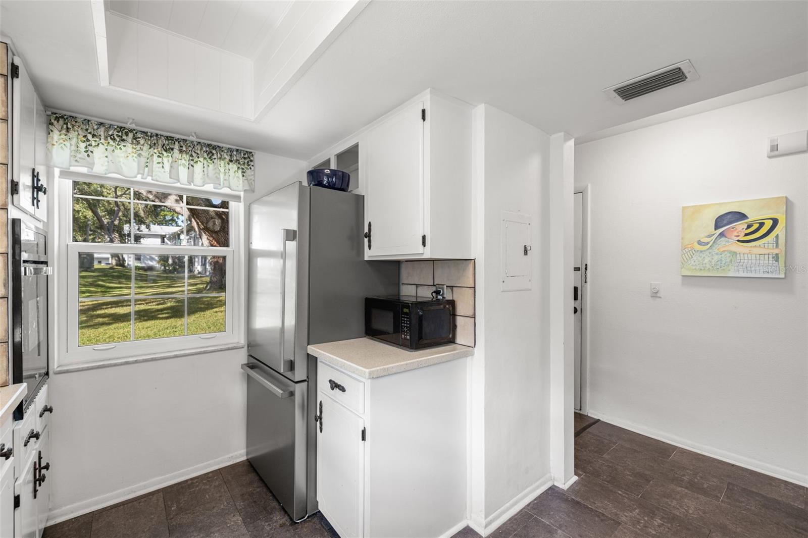 DOUGLAS ARMS - Residential