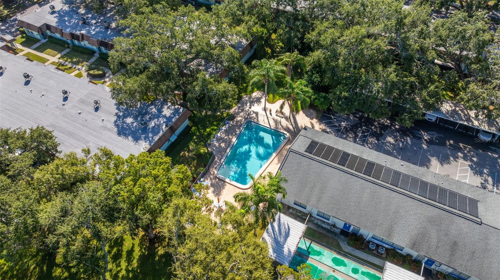 DOUGLAS ARMS - Residential