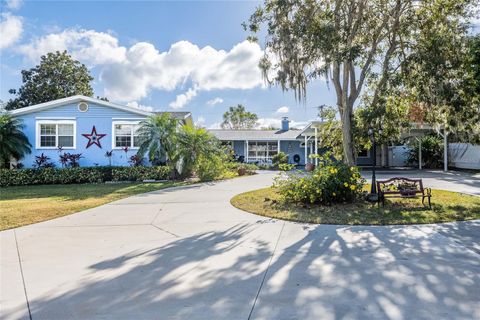 A home in LAKELAND