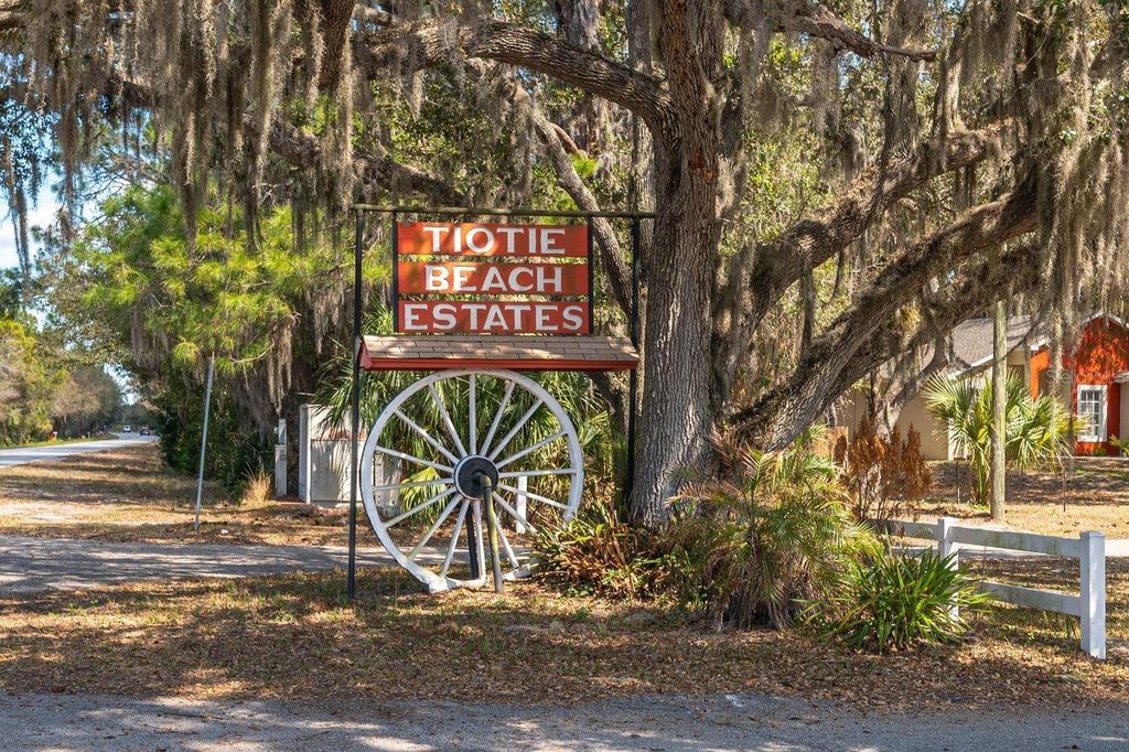 Photo of 00 W Beach Parkway #0, Lake Wales, FL 33898 (MLS # P4937981)