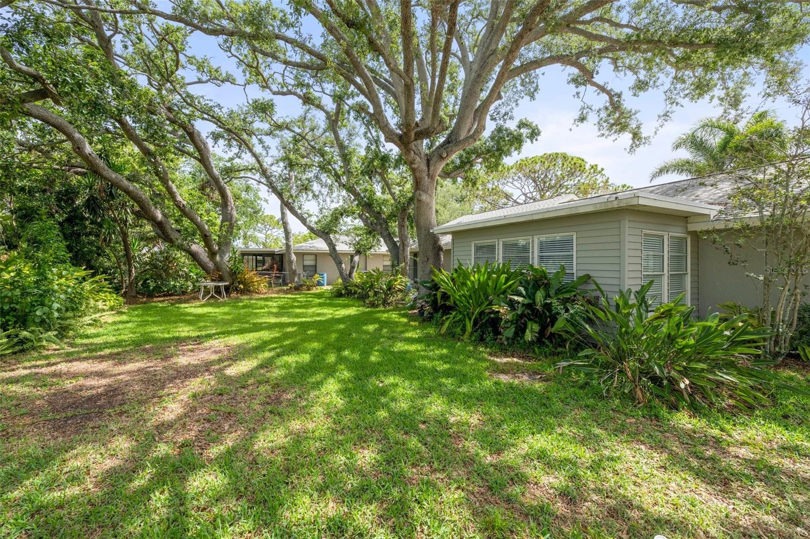 POINTE WEST - Residential