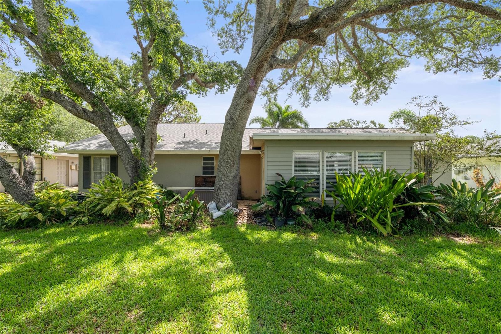 POINTE WEST - Residential