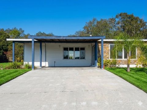 Photo of 6423 Old Oak Avenue, Sebring, FL 33876 (MLS # L4960668)