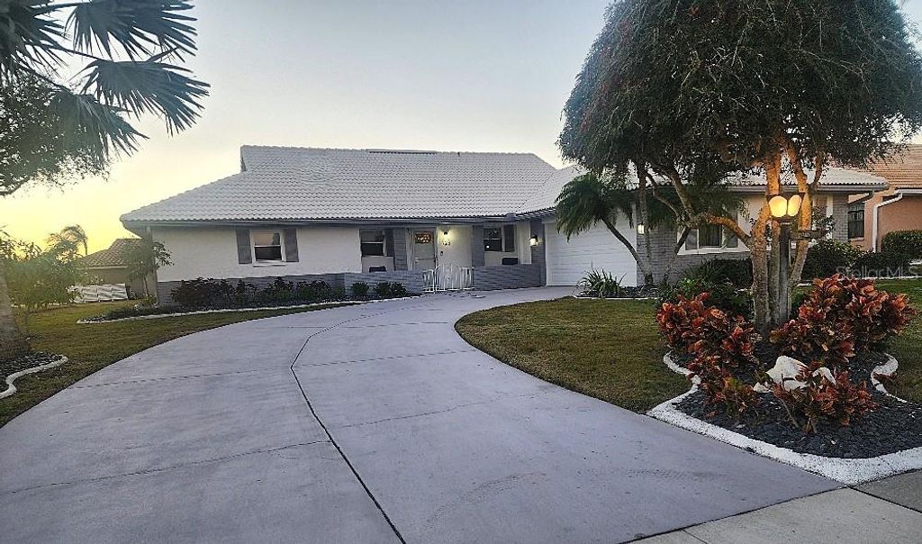 Photo of 723 Elkhorn Road, Sun City Center, FL 33573 (MLS # TB8465700)