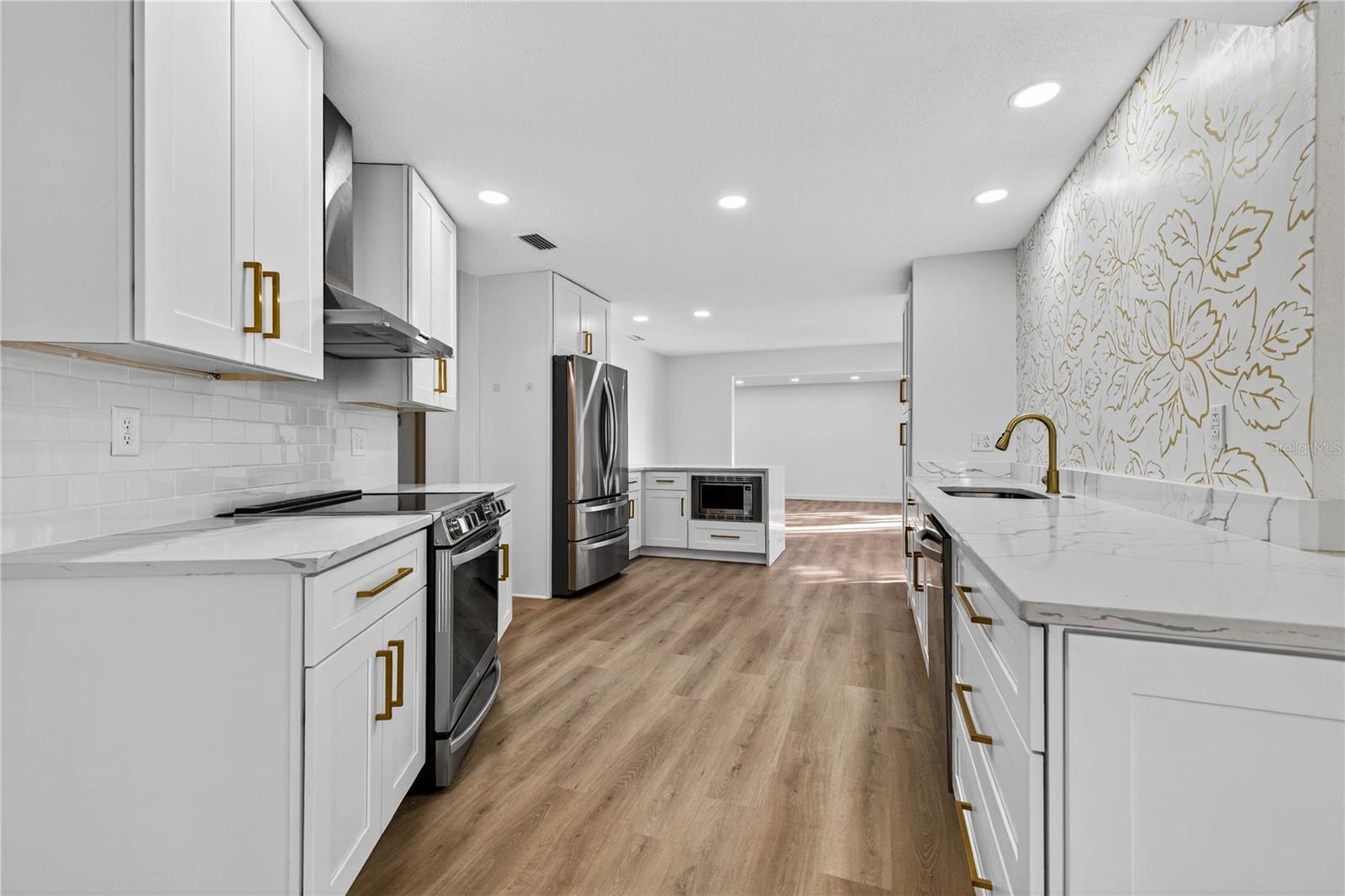 STEPHENSON MANOR UNIT 2 6TH ADD - Residential