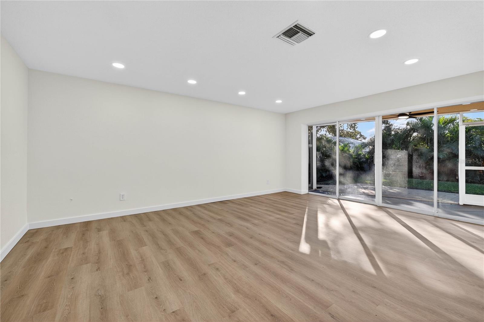 STEPHENSON MANOR UNIT 2 6TH ADD - Residential