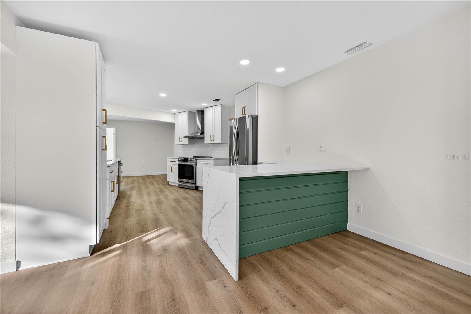 STEPHENSON MANOR UNIT 2 6TH ADD - Residential