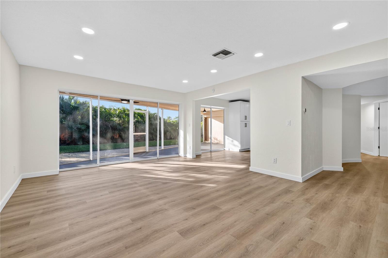 STEPHENSON MANOR UNIT 2 6TH ADD - Residential