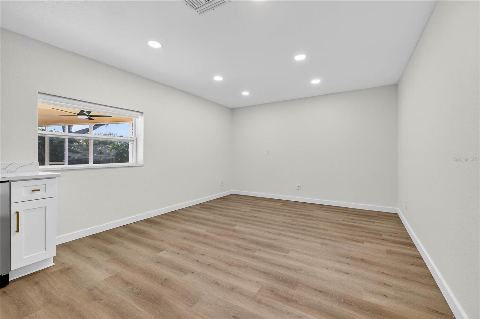 STEPHENSON MANOR UNIT 2 6TH ADD - Residential