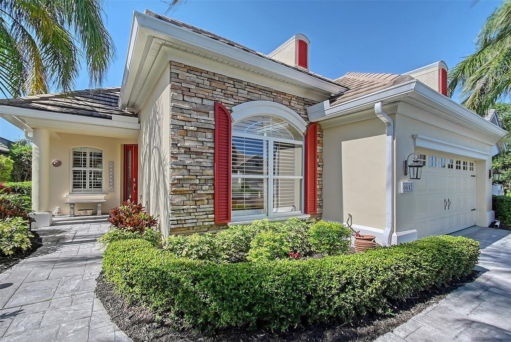 Photo of 6642 Oakland Hills Drive, Lakewood Ranch, FL 34202 (MLS # A4647475)