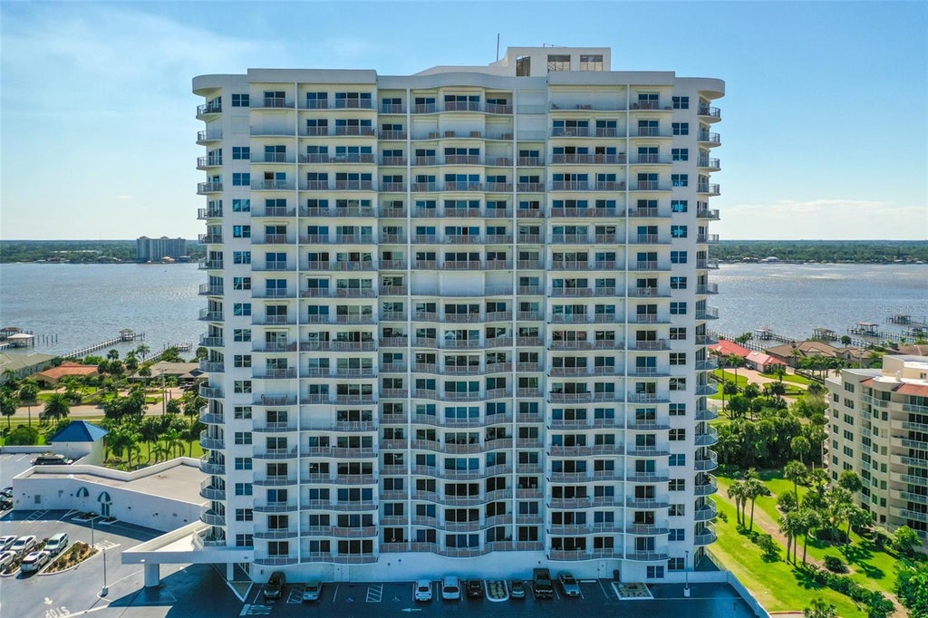 Photo of 2 Oceans West Boulevard #406, Daytona Beach Shores, FL 32118 (MLS # V4951012)
