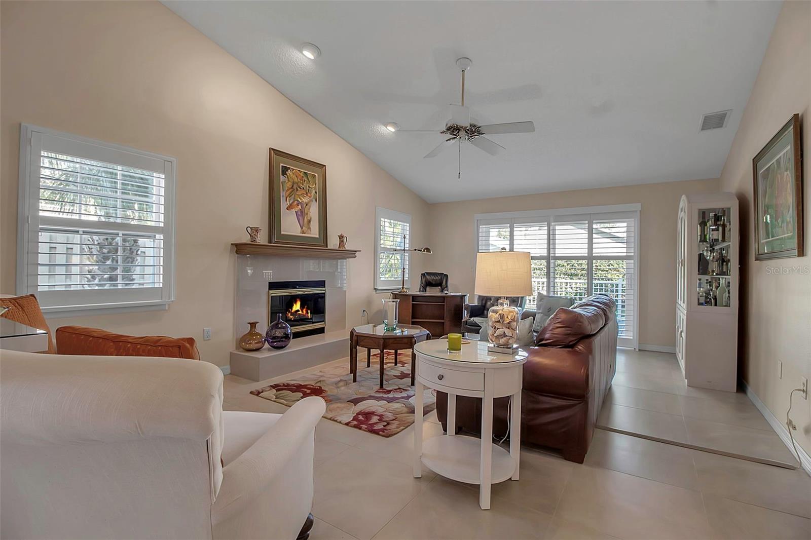 3410 AVENIDA MADERA B