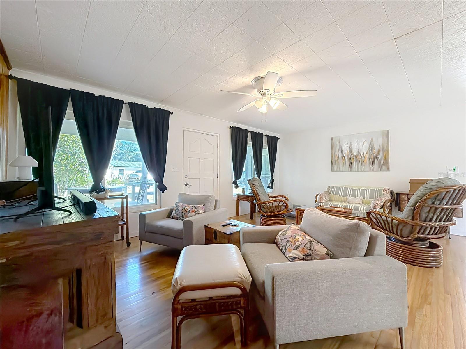 FRUITLAND PARK WHITNEYS - Residential