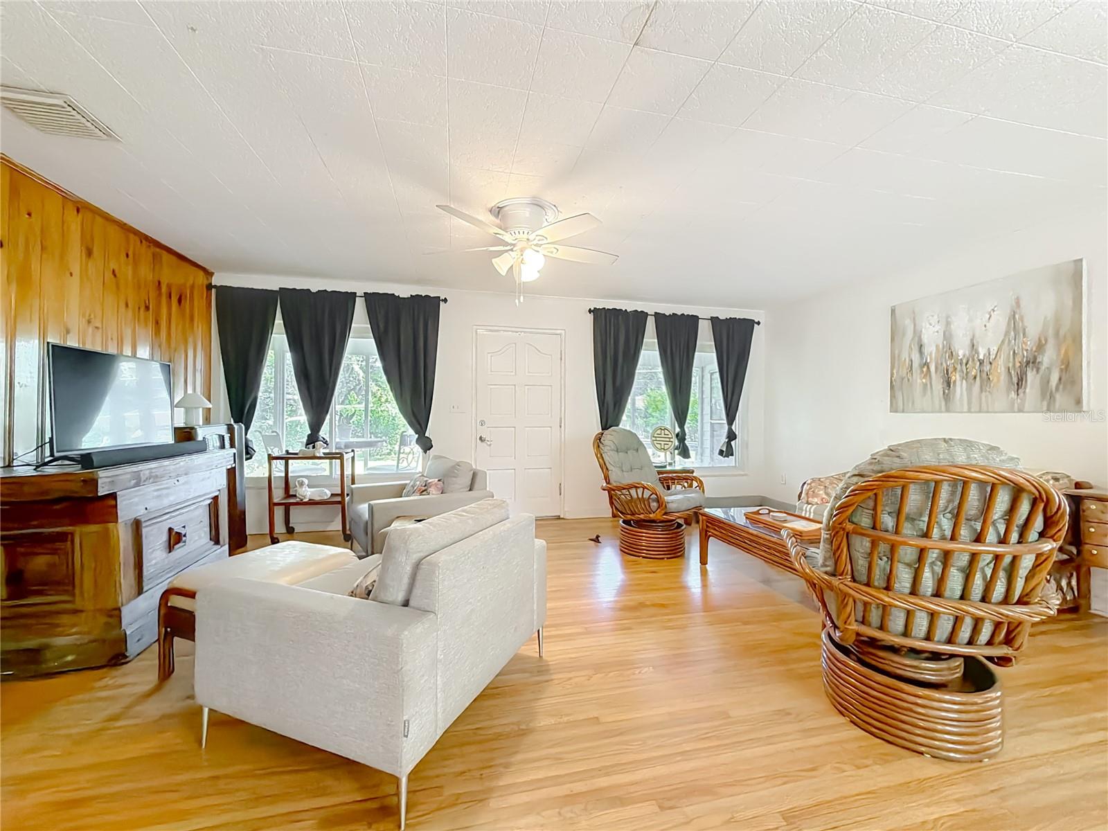 FRUITLAND PARK WHITNEYS - Residential