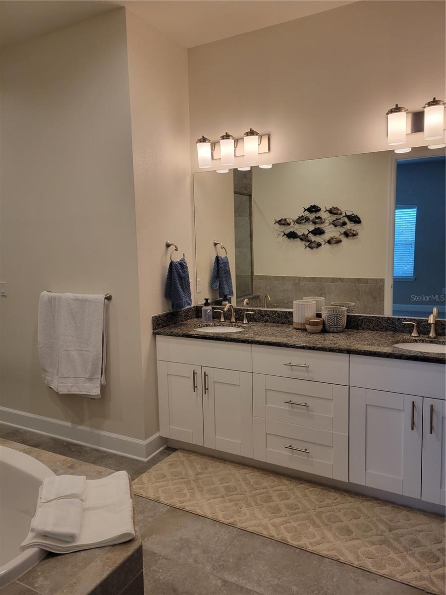 PALMA SOLA BAY CLUB PH 12 - Residential Lease