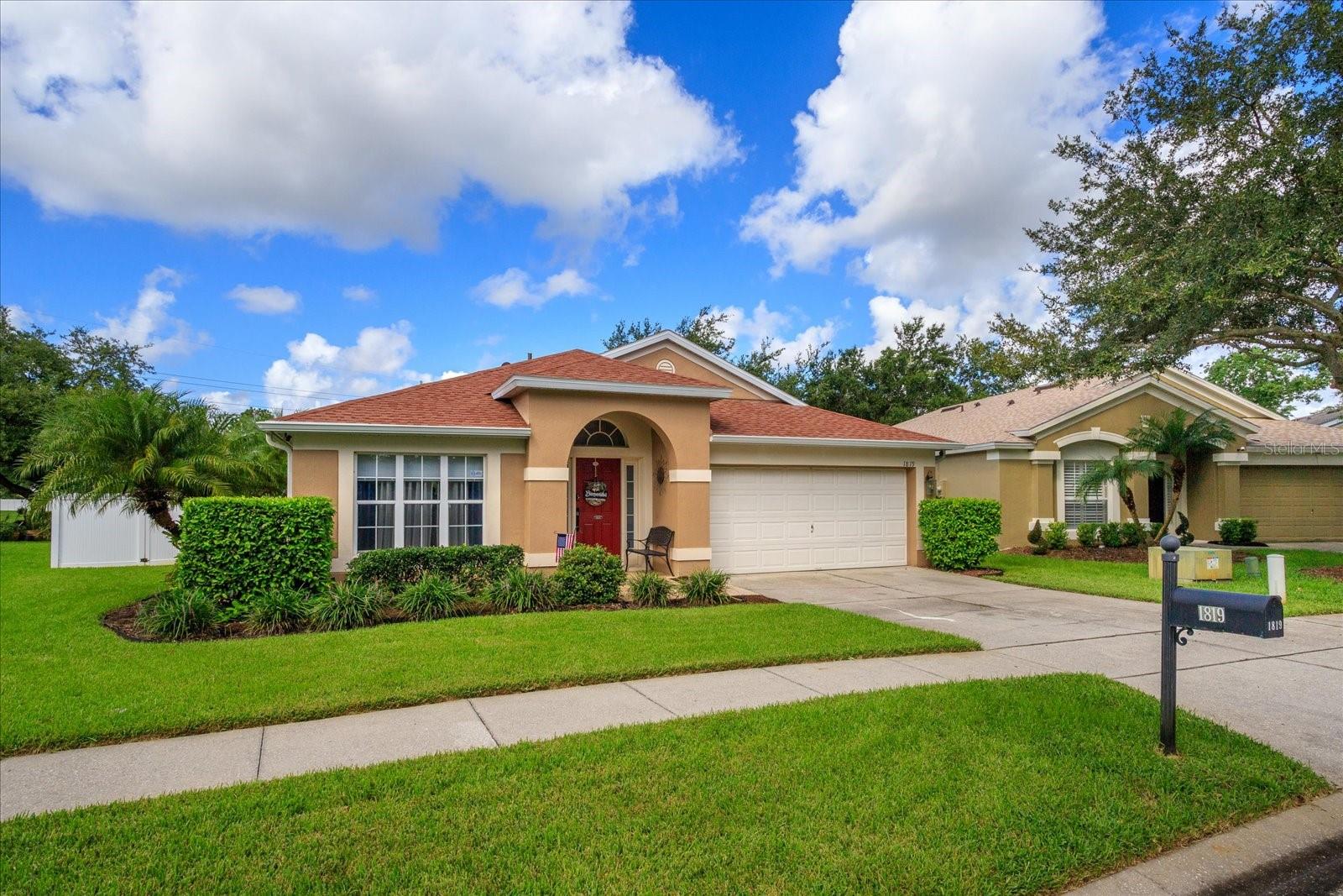 1819 LAUREL BROOK LOOP