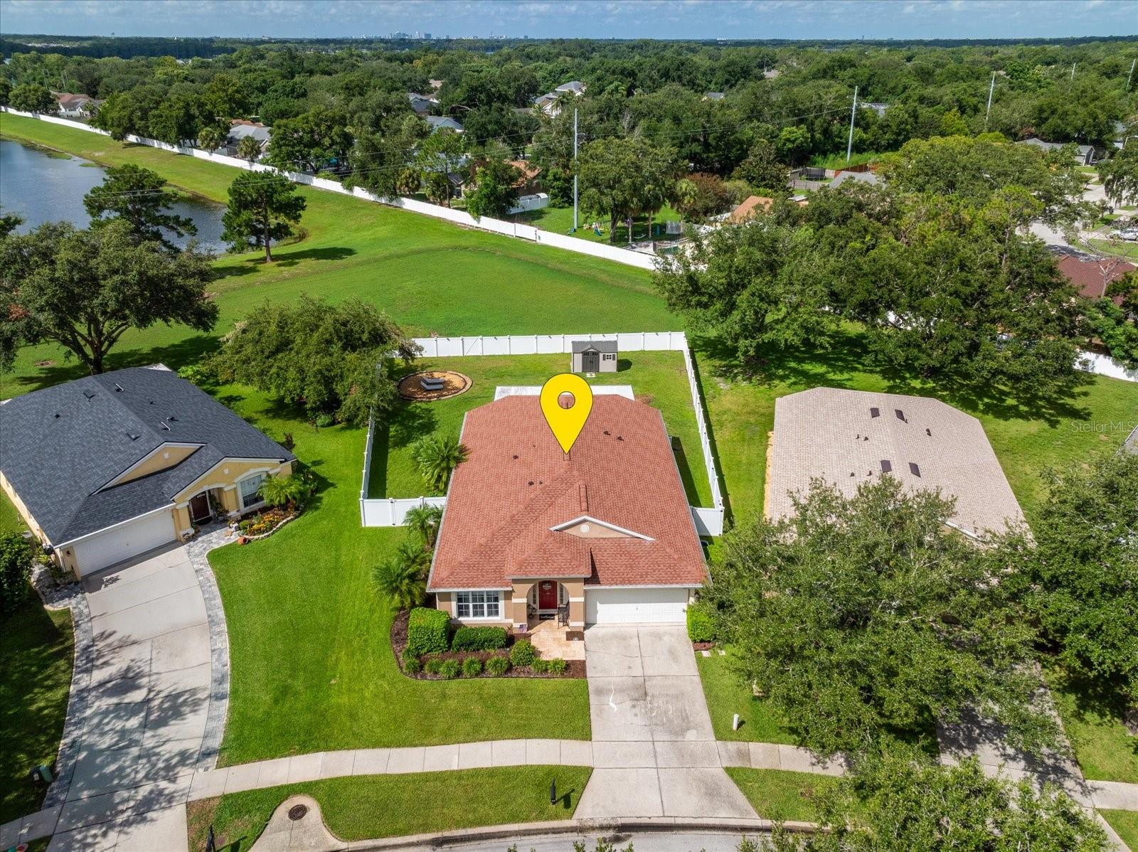 1819 LAUREL BROOK LOOP